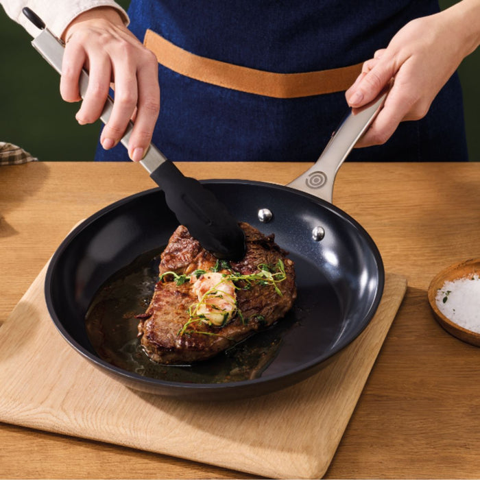 Le Creuset Essential Non-Stick Ceramic Shallow Frying Pan - 20cm