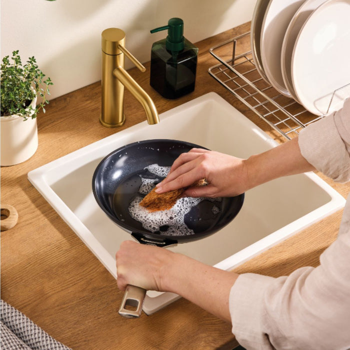 Le Creuset Essential Non-Stick Ceramic Shallow Frying Pan - 30cm
