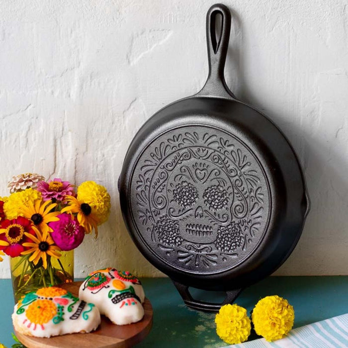 Lodge Cast Iron Sugar Skull Skillet 26cm x 5cm - Collectible Day of the Dead design